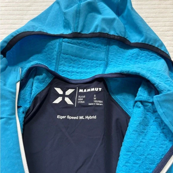 Mammut Women's Blue and Dark Blue Ski Jacket - Picture 13 of 16